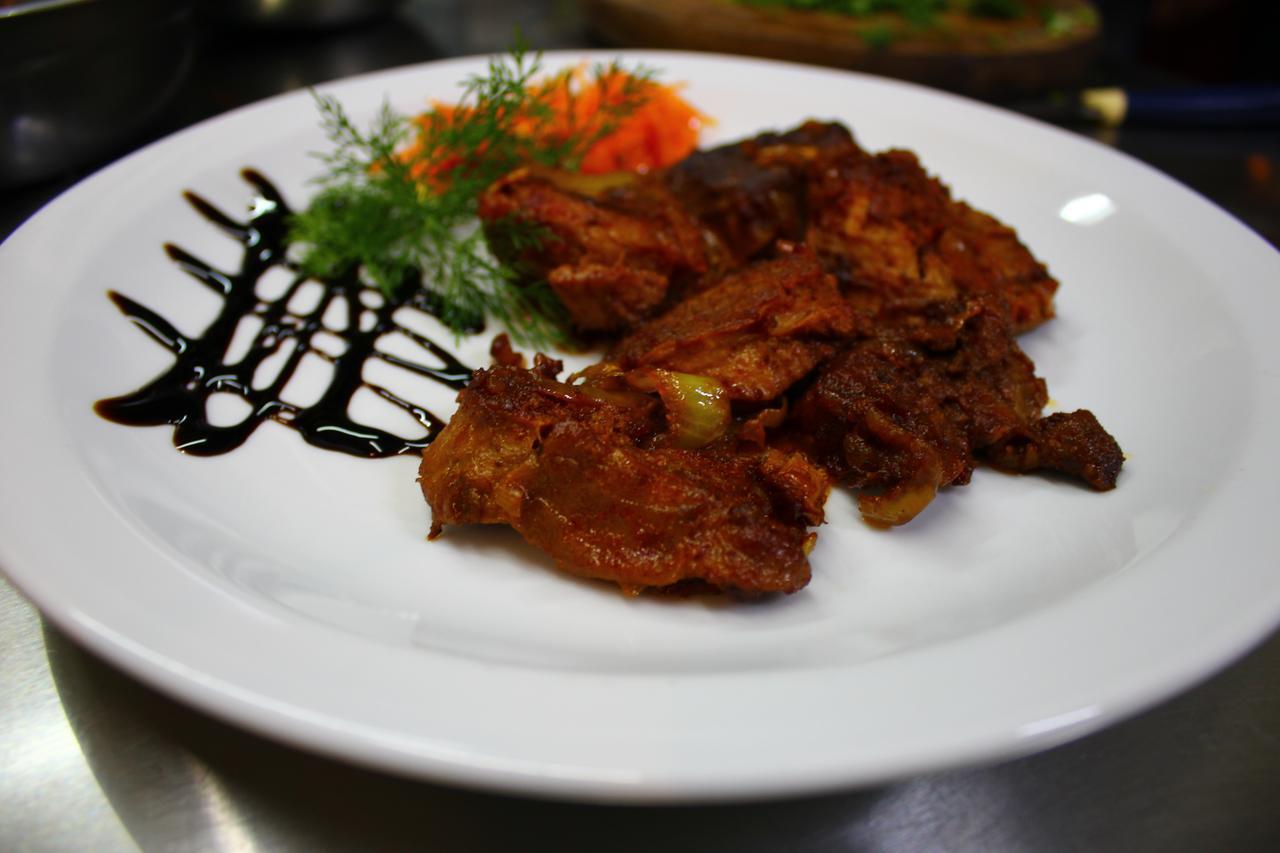 "Lian" Family Hotel & Restaurant Volosyanka  外观 照片