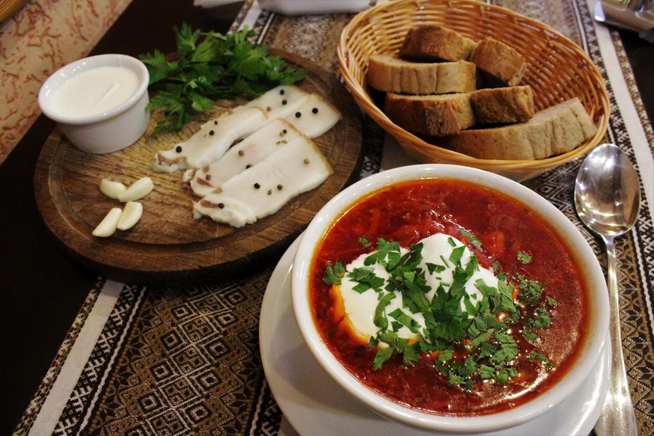 "Lian" Family Hotel & Restaurant Volosyanka  外观 照片