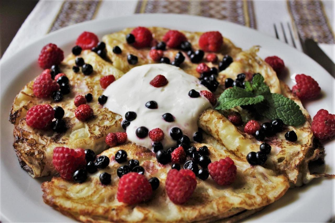 "Lian" Family Hotel & Restaurant Volosyanka  外观 照片